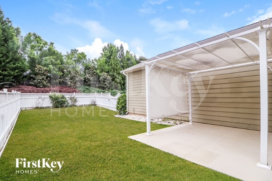 Building Photo - 286 S Village Square