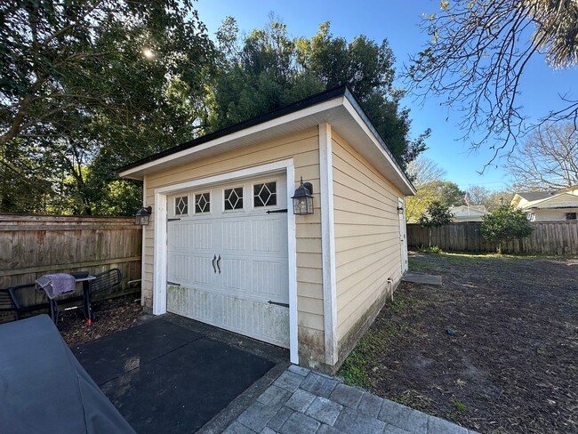 Building Photo - Adorable Home in Heart of Avondale.