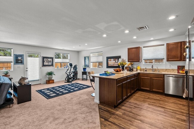 Building Photo - FURNISHED! 3 Bedroom, 2 Bathroom New Home ...