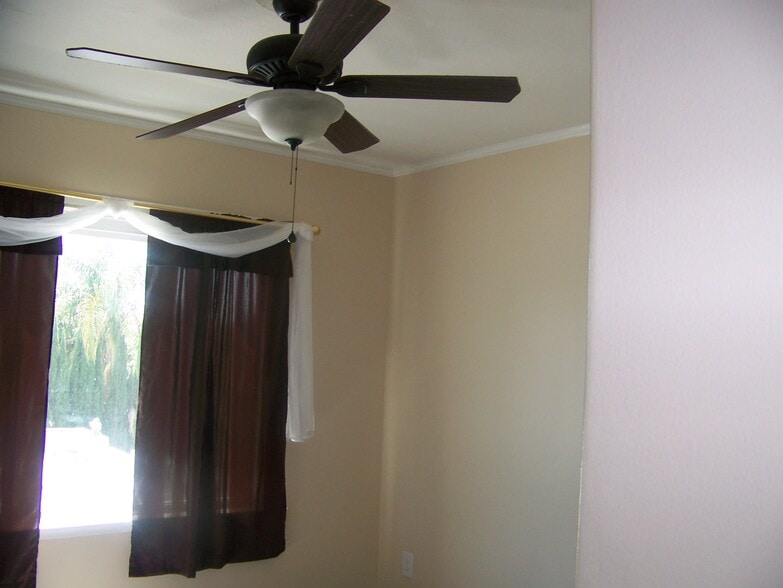 Building Photo - 2500 S Bronson Ave