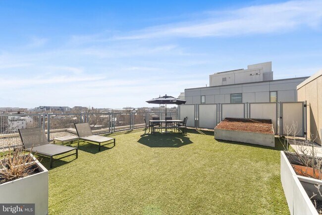 Building Photo - 1529 14th St NW
