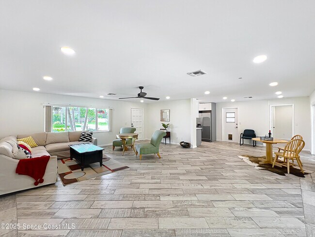 Building Photo - 201 Woody Cir