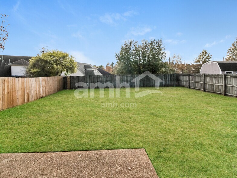 Building Photo - 10001 Houston Birch Dr