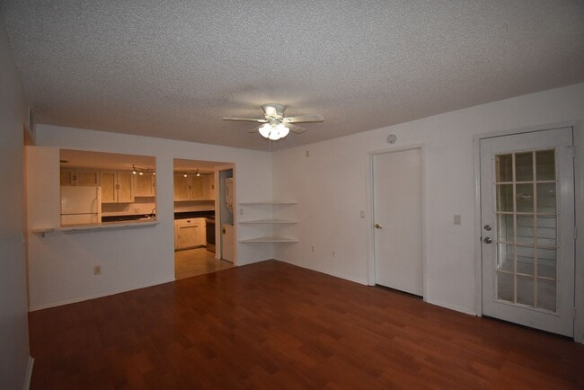 Building Photo - OCALA: $225 OFF FIRST FULL MONTHS RENT!! 2...