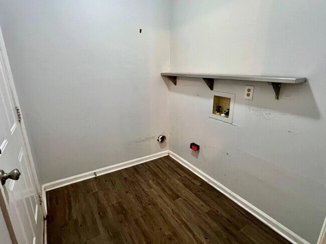 Building Photo - 113 Timber Ln