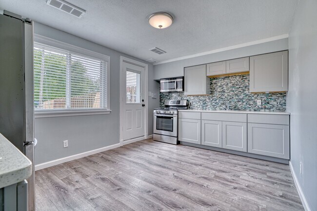 Building Photo - 2236 Searles Rd