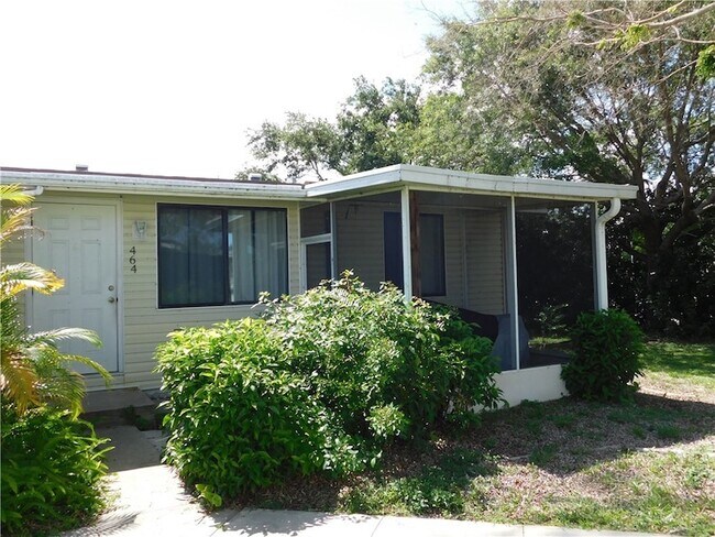 Building Photo - 464 7th Pl