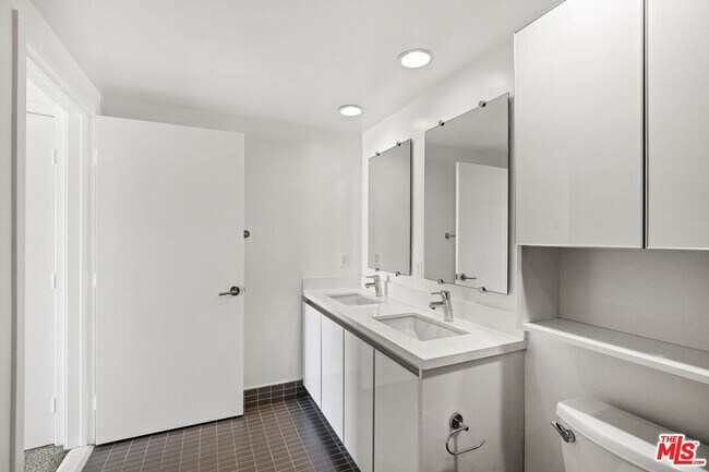 Building Photo - 1301 Brockton Ave