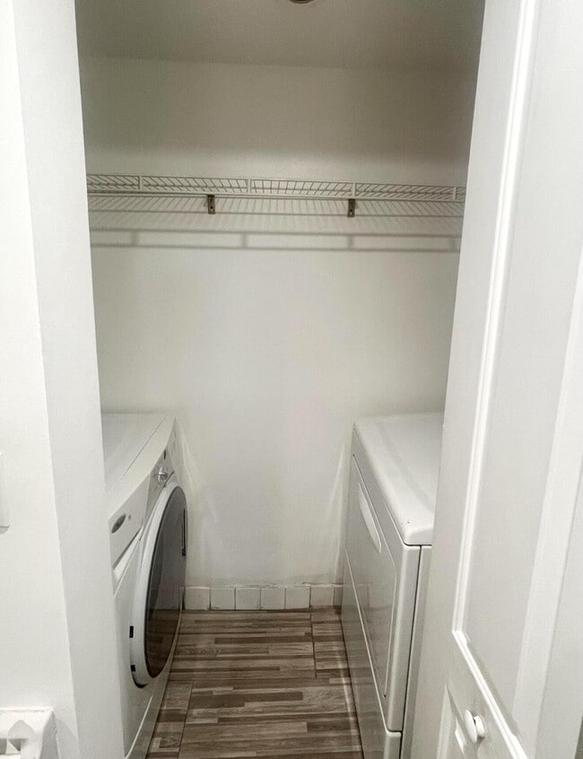 Building Photo - 65 Lake Arbor Dr