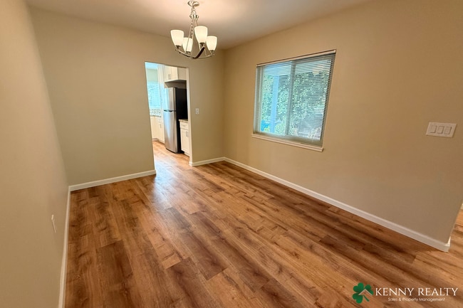 Building Photo - Remodeled 2 Bedroom Duplex with Private Ba...