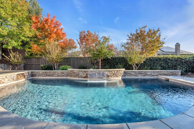 Building Photo - Gorgeous Single Story Home with a Sparklin...