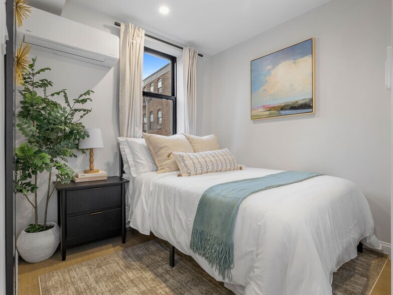 Building Photo - 193 Salem St