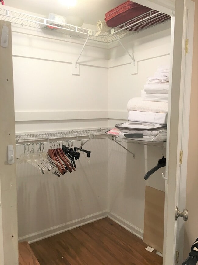 Building Photo - 1871 Newton St NW