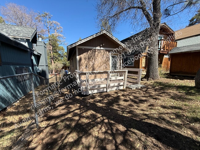 Building Photo - Cozy and Pet-Friendly Cabin in Sugarloaf