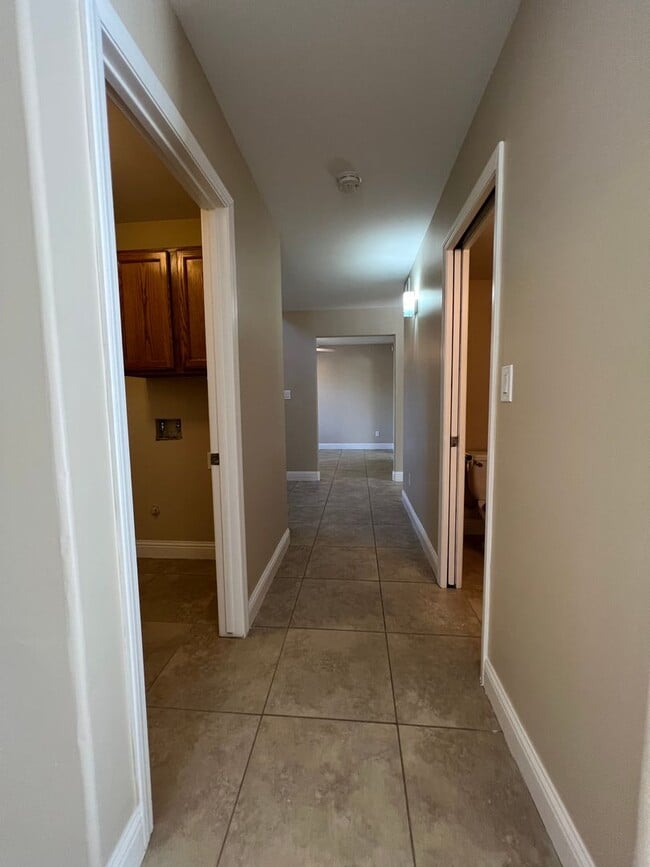 Building Photo - 5504 Pine Canyon Dr
