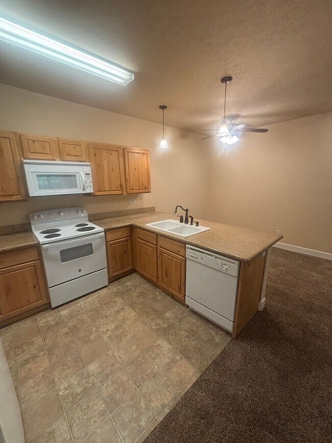 Building Photo - 6740 N Spurwing Loop