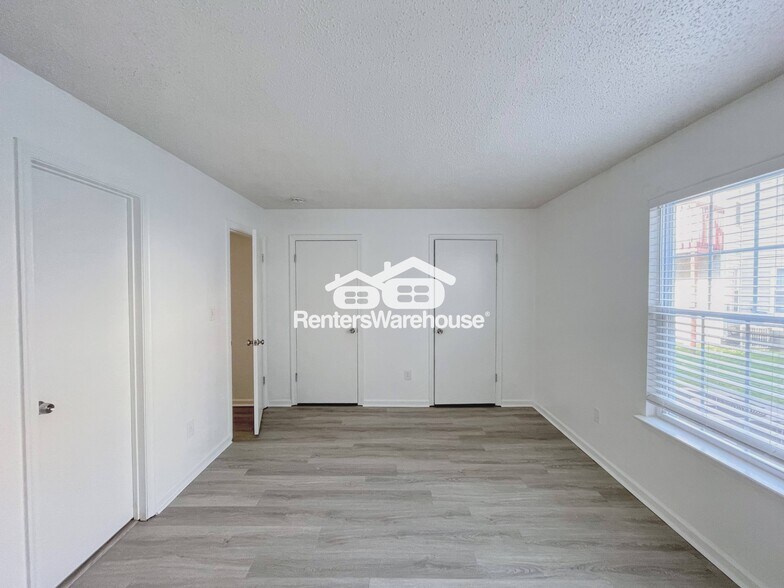 Building Photo - 3704A Towne Point Rd