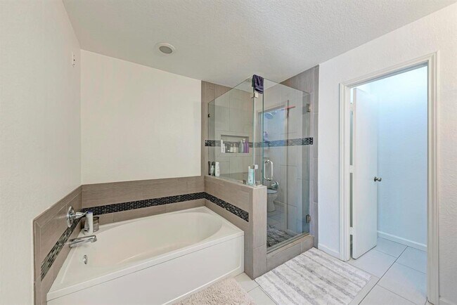 Building Photo - 103 Salerno Dr