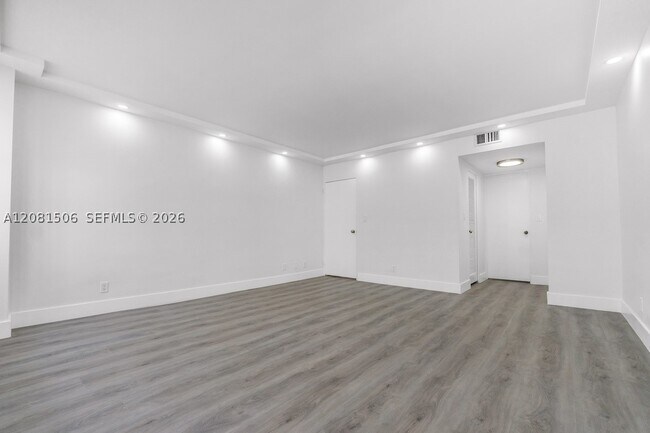 Building Photo - 3430 Galt Ocean Dr