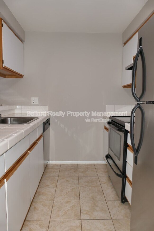 Building Photo - 7000 Cleopatra Pl NW