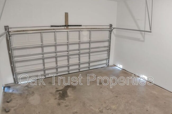 Building Photo - 9605 Crosscut Dr
