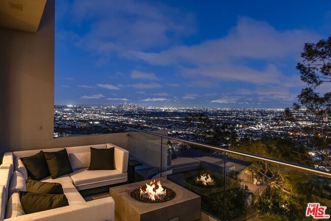 Building Photo - 8572 Hillside Ave