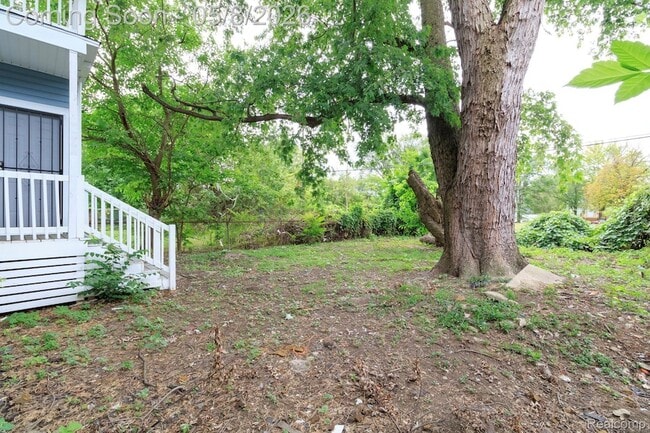 Building Photo - 120 Woodland St