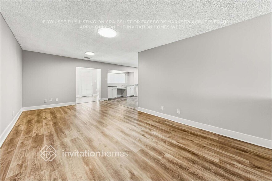 Building Photo - 11219 N 41st Ave