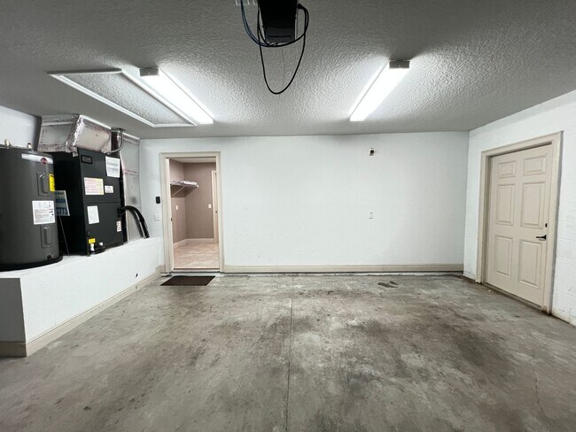 Building Photo - Beautiful 3 BD/2BA Home in Beautiful Ocklawaha!!!