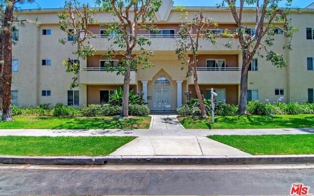 Building Photo - 4358 Mammoth Ave