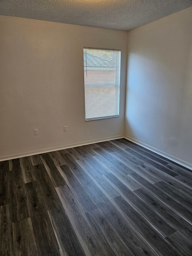 Building Photo - Kissimmee Pool Home with 7 bedrooms!