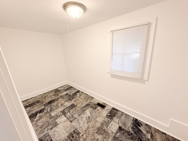 Building Photo - 1510 Whatley St