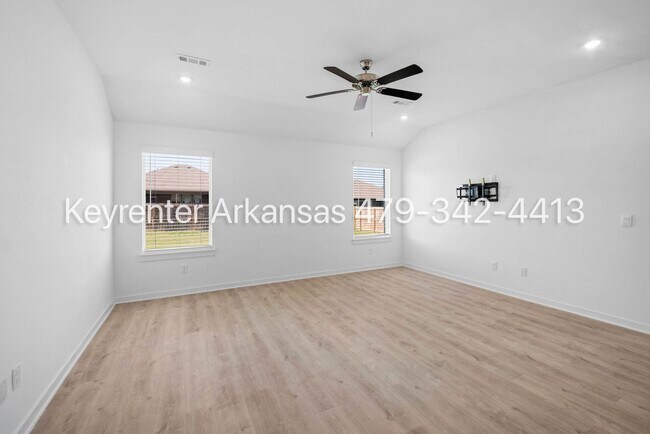 Building Photo - Bright, Open & Beautifully Designed 3-Bedroom Home