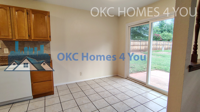 Building Photo - Live in Mustang and save $650 off the first full months rent!