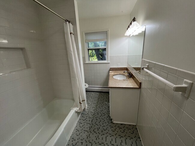 Bathroom - 3 Laur-Lin-Dee Ln