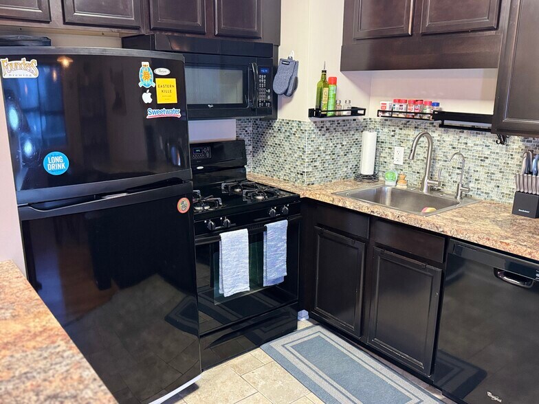 Building Photo - 47 Lafayette Ave NE