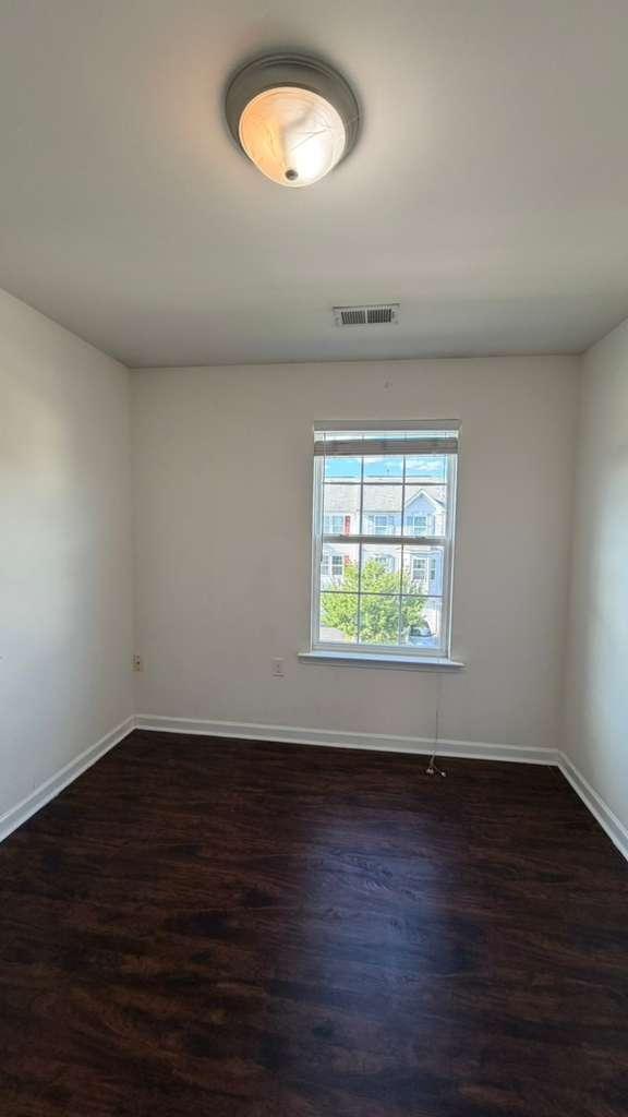 Building Photo - 38 Lombard Ln