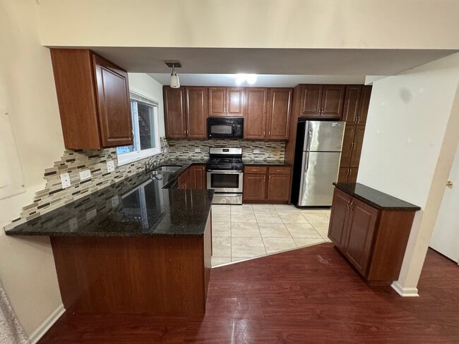 Building Photo - 448 Ferndale Ct