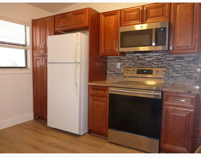Building Photo - 3130 Millwood Terrace