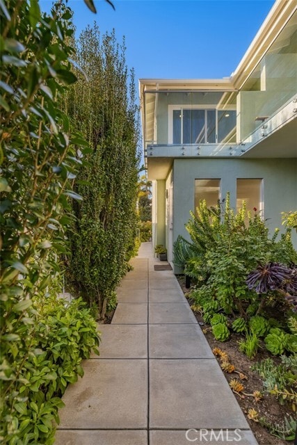 Building Photo - 372 Locust St