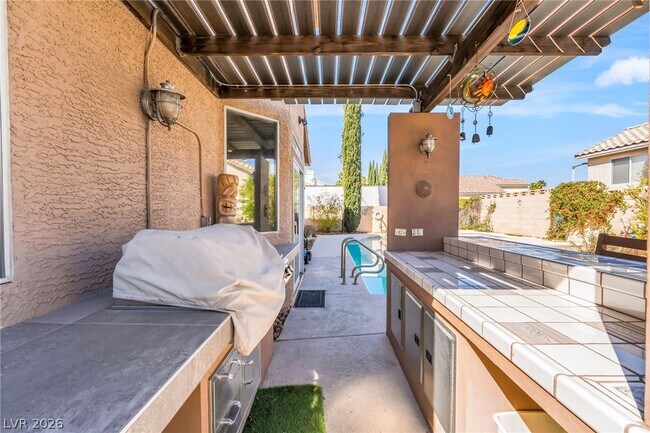 Building Photo - 9248 Evergreen Canyon Dr