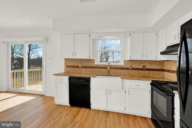 Building Photo - 5400 Curly Hill Rd