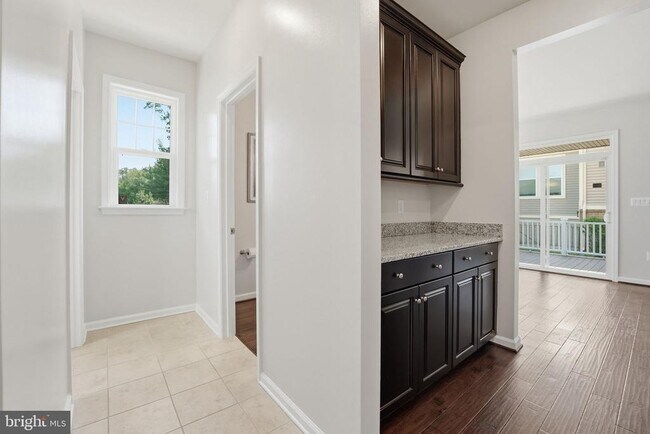 Building Photo - 428 Alder Dr