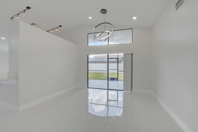 Building Photo - 20995 Country Creek Dr