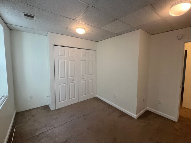 Building Photo - Spacious Updated 4BED/3BATH In Southside -...
