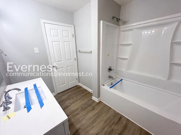 Building Photo - 5267 Joan of Arc Pl