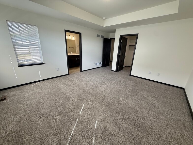 Building Photo - 4825 Suelo Rd