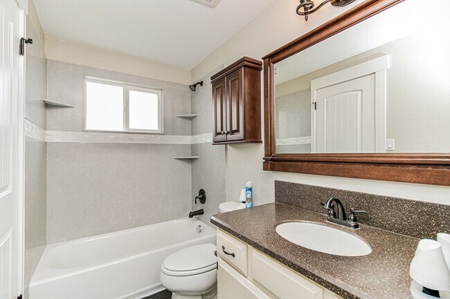 Building Photo - Remodeled Orem Home! Large Backyard! Amazi...