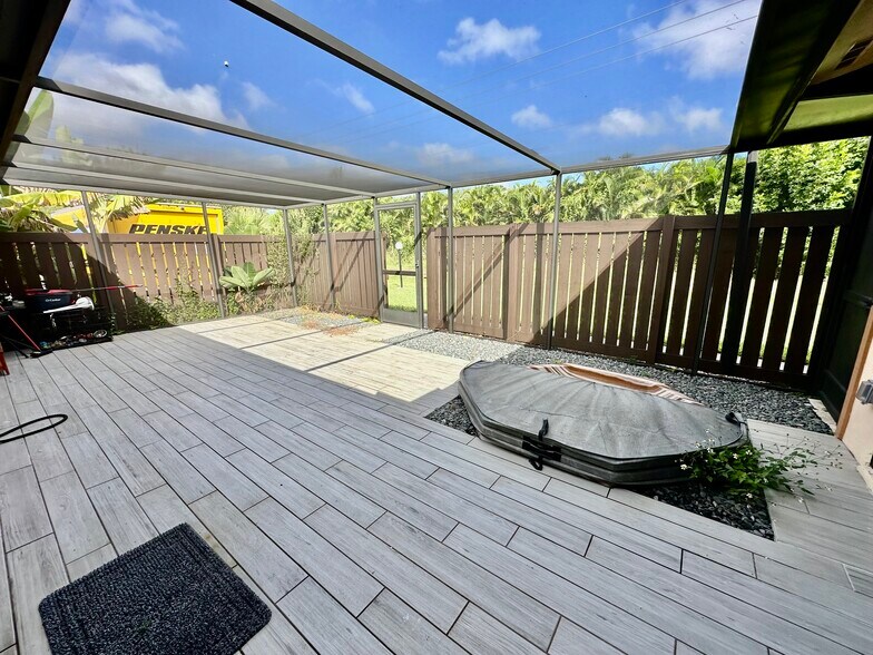 Building Photo - 6300 Royal Woods Dr