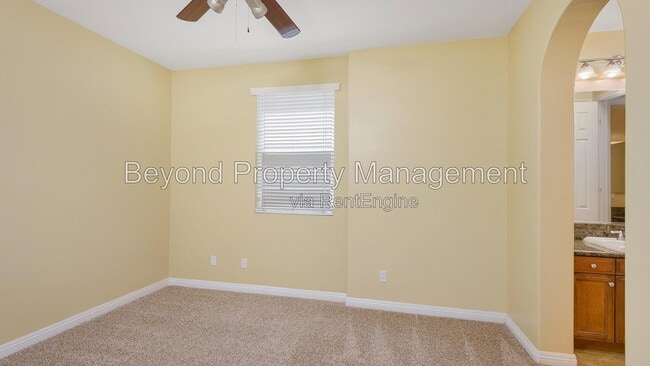 Building Photo - 2947 Farragut Rd